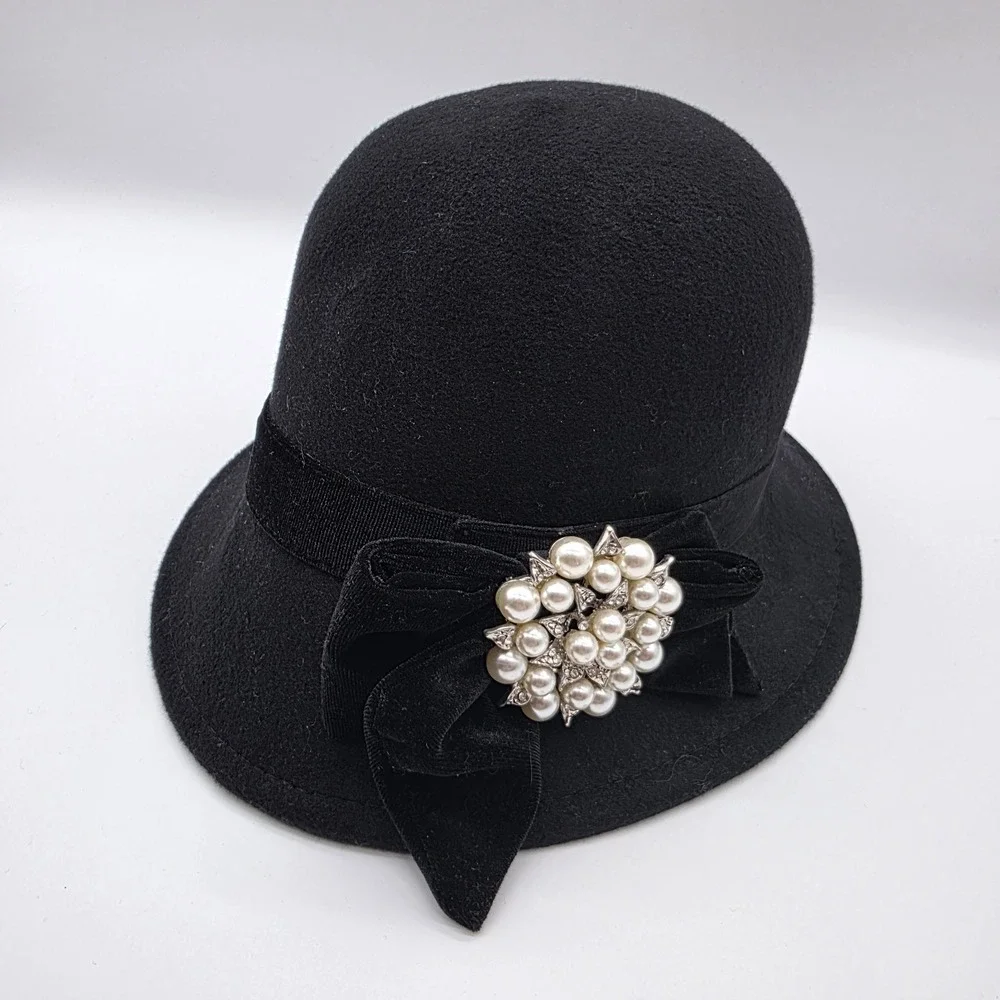 Indigo‎ Soul Hat Women's Black One Size Fancy Cloche Flapper Hat Rhinestones
